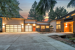 BROOKSIDE MODERN SHOWPIECE